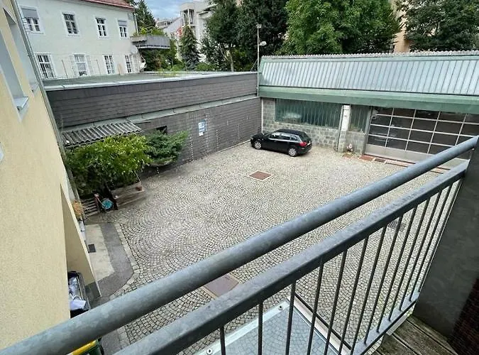 Zentrum & Grosse Terrasse